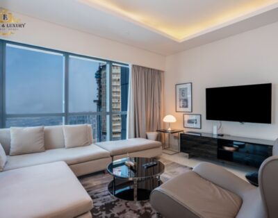 Spacious 2BR at Top Floor with Skyline View