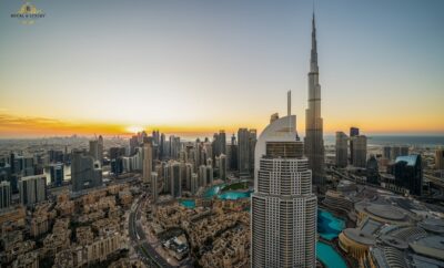 Full Burj Khalifa and Dubai Fountain View